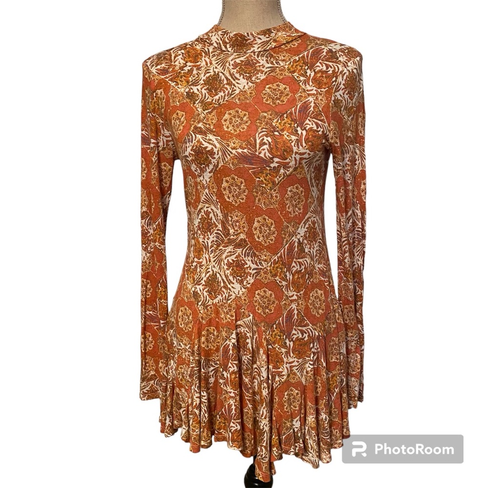 FREE PEOPLE ANNABELLE TUNIC TOP ORANGE CREAM GOLD MOD PRINT OPEN BACK SIZE M